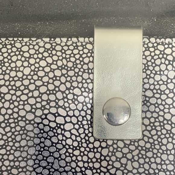 OfficeMax Ipad Case with Pen Set Silver Black Pebble Snap Closure 10" X 8" New - Picture 6 of 10